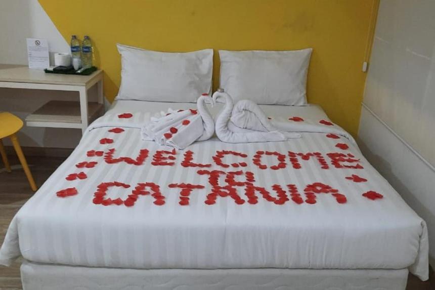 Catania Inn Palembang Extérieur photo